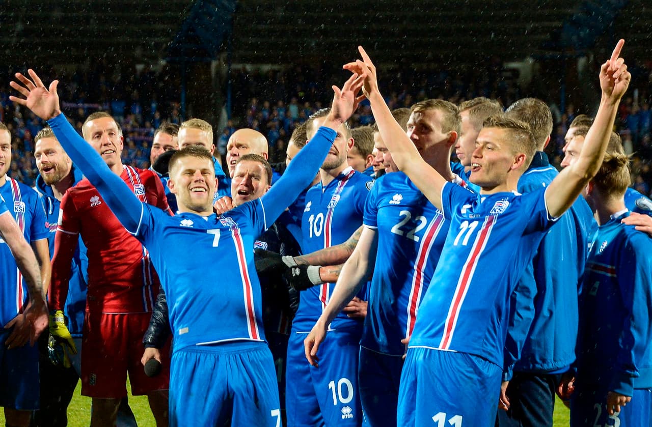 Por su parte, 
<b>la selección de Islandia </b>sorprendió en la UEFA y se clasificó directo al Mundial de Rusia 2018, mientras Johannsson lo verá desde su casa.