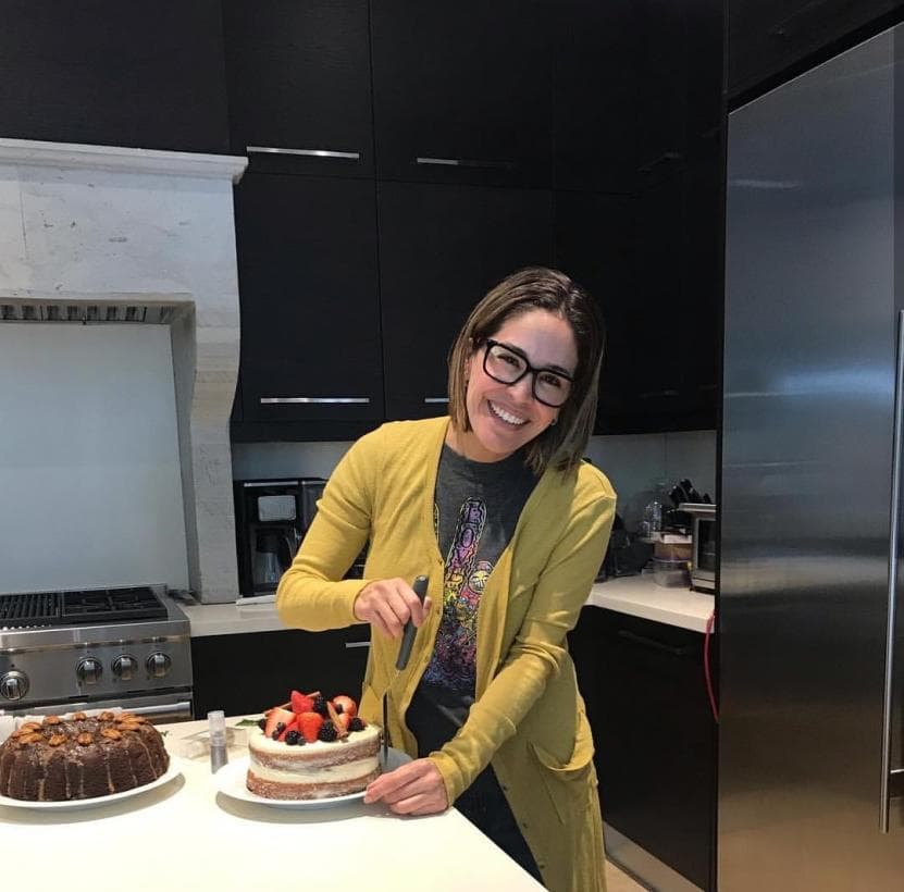 La conductora de Despierta América agregó junto a esta fotografía que una de las cosas que más disfruta es cocinar para la gente que quiere.