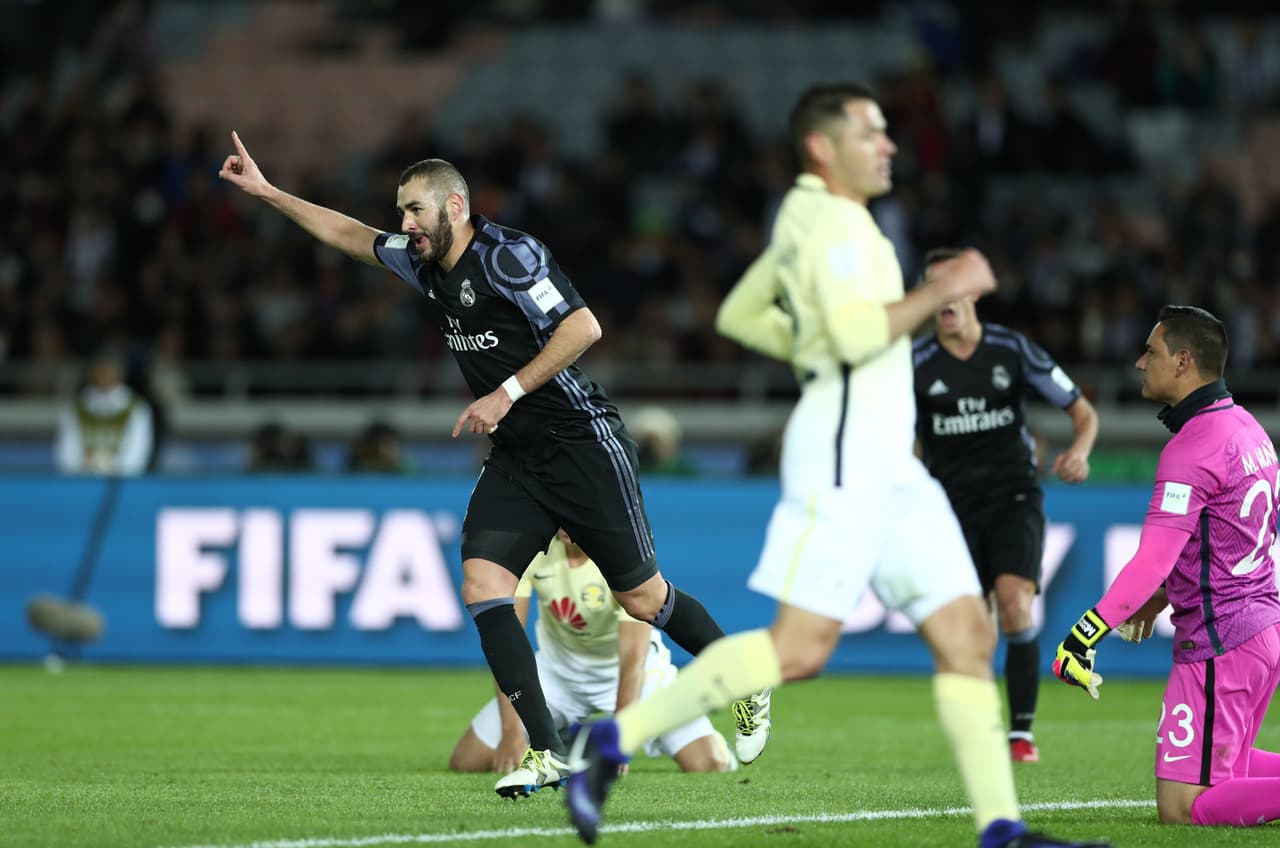 La delantera del Real Madrid acabó con la estrategia de La Volpe y América con dos goles enlas recta final de ambos tiempos.