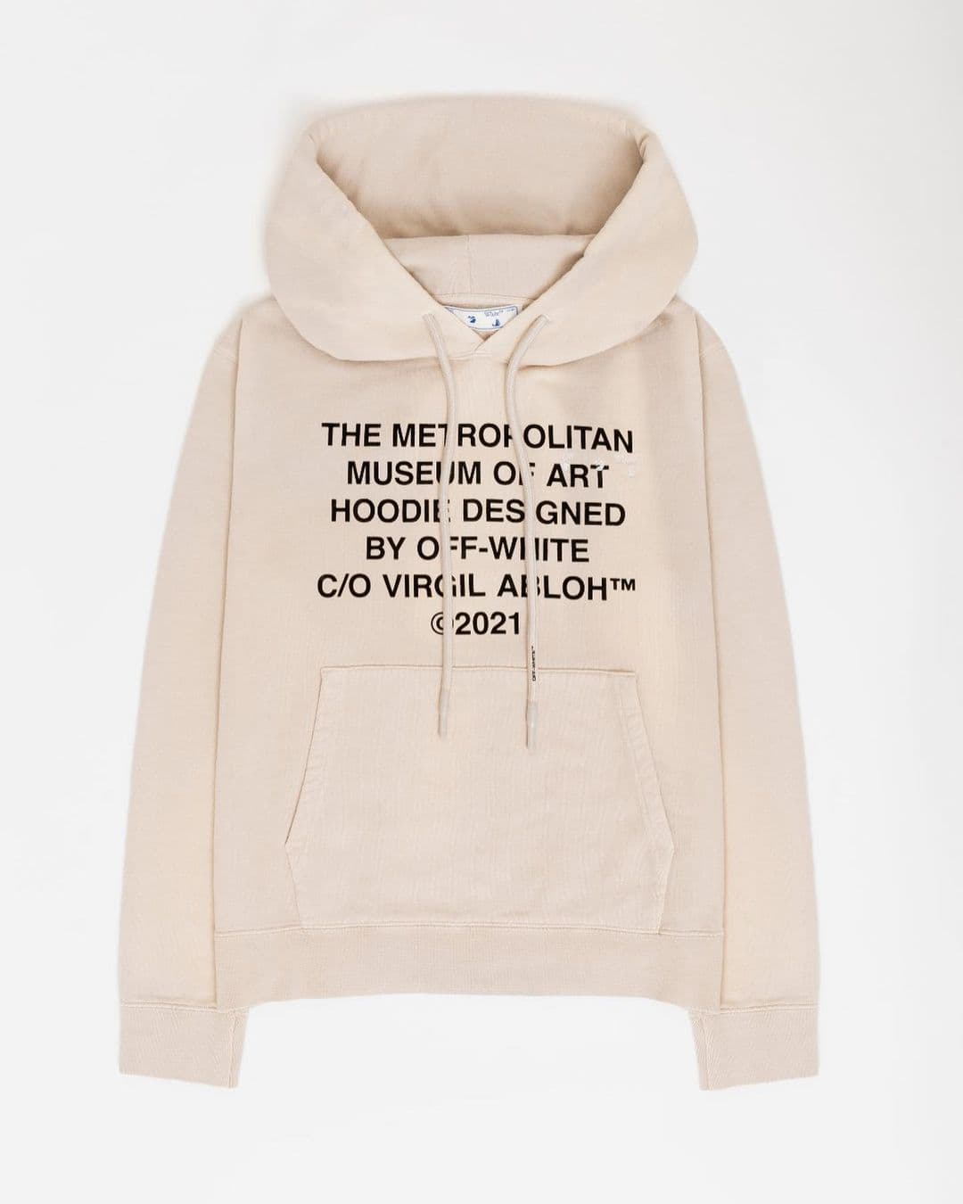 Le sobreviven su esposa, Shannon Abloh, sus hijos Lowe y Gray Abloh, su hermana Edwina Abloh, y los padres Nee y Eunice Abloh.