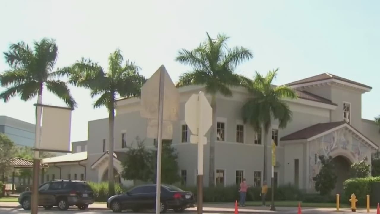 Dos estudiantes dan positivo al coronavirus en escuela de Kendall y Doral
