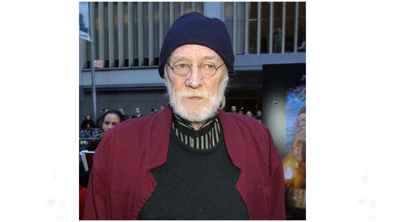 En el 2002, a tan solo unas semanas del estreno de 'Harry Potter y la Cámara Secreta', Richard Harris falleció en un hospital de Londres a los 72 años a causa de la enfermedad de Hodgkin, un tipo de cáncer que ataca al sistema linfático.
