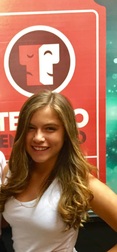 A sus 14 años se lanzó a la fama con ese personaje y se convirtió en un fenómeno para algunas jovencitas de su edad que la seguían en la telenovela. 
<br>