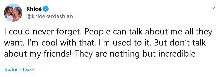 "Nunca podría olvidarlo. 
<b><a href="https://www.univision.com/famosos/khloe-kardashian-responde-tajante-a-quienes-la-critican-por-ser-una-madre-de-unas-largas-fotos" target="_blank">La gente puede hablar de mí</a></b> todo lo que quiera. Estoy bien con eso", contestó Khloé Kardashian.
<br>