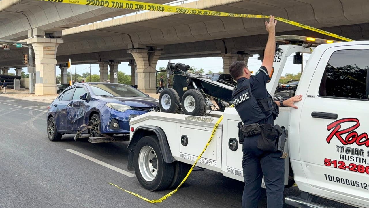 Un automóvil implicado en la escena del crimen ya ha sido retirado del sitio.