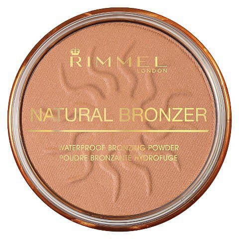 NATURAL BRONZER, Rimmel, Target, $4.29 dólares. Es muy buena opción y tiene la mejor relación precio calidad. Es de larga duración, pues lo hemos probado en días de calor intenso y el color permaneces. Sus 3 tonos tienen excelente fijación.