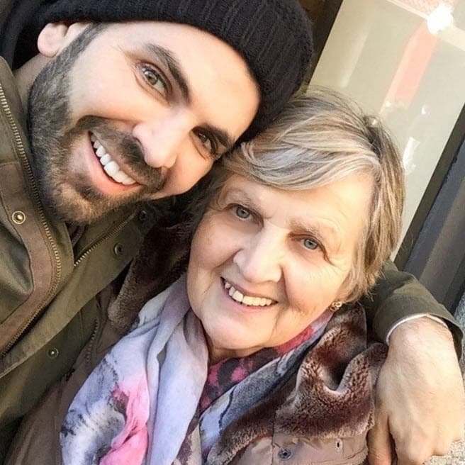 <b>La madre de Jomari se hizo presente para escribir otro capítulo de 'La novela de mi madre'</b>, como él mismo ha titulado a la serie de mensajes que Doña Marijosé le envía a través de WhatsApp.
<br>