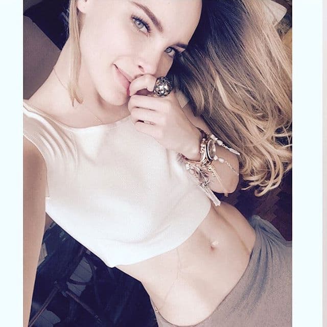 Quizá sea que el ejercicio le ha venido de maravilla. ¡Cada vez tiene el abdomen más marcado!