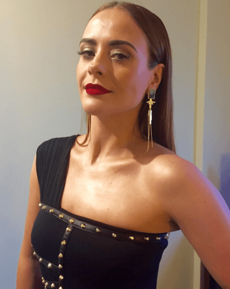 Su personaje tiene una fuerte relación con las serpientes, símbolo que la hace una mujer fuerte.