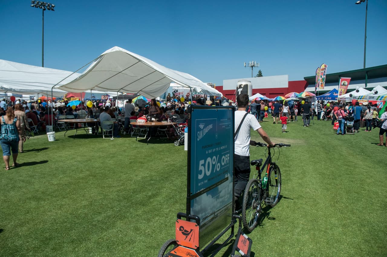 Festival del Cinco de Mayo con la familia Univision Fresno