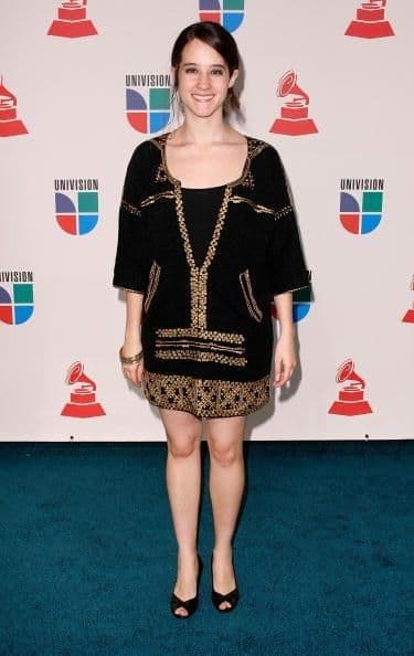 Los fashionistas tuvieron mucho de qué hablar con el atuendo de algunas de las estrellas invitadas a los Latin GRAMMY. Los artistas no sólo dejan volar su creatividad para componer canciones sino también para vestirse. Desafortunadamente no se escaparon de caer en la lista de los peor vestidos.
