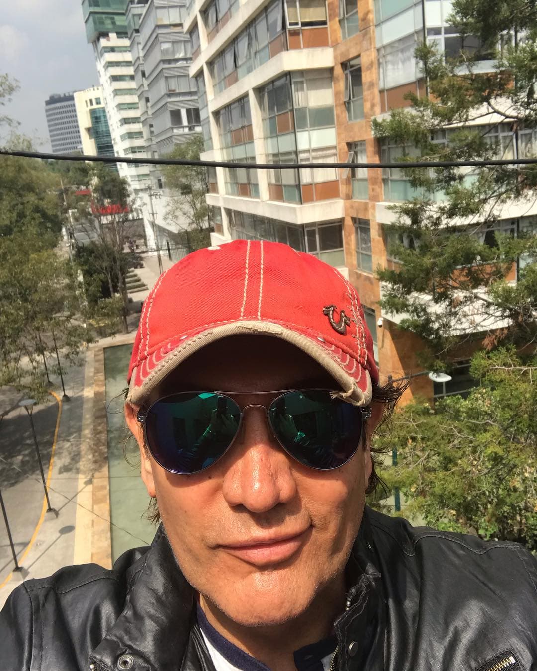 De acuerdo con declaraciones de Lavalle publicadas por Telediario, los hechos ocurrieron minutos antes de llegar a la terminal aérea.