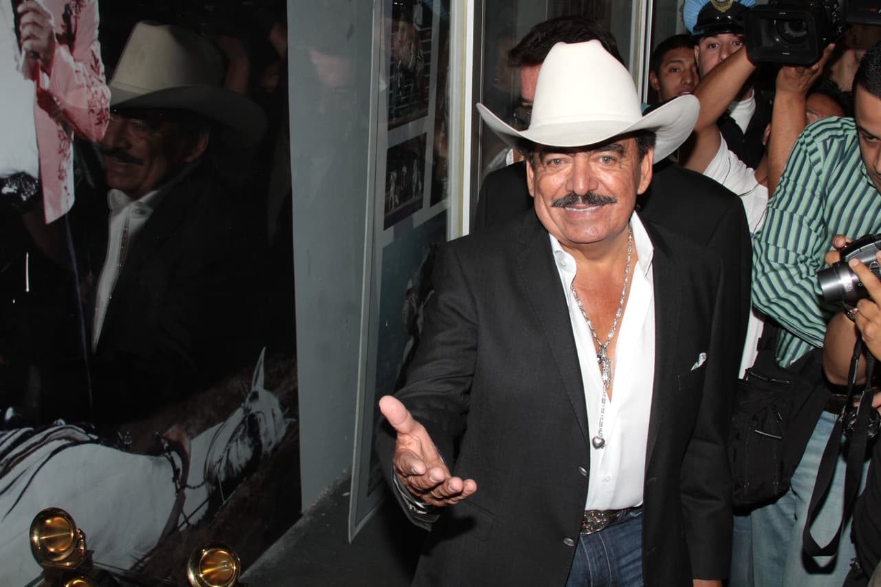 El tema 'La trampa' fue nominada a un Premio TVyNovelas, pues el éste fue el último éxito musical de 
<b><a href="http://www.univision.com/temas/joan-sebastian">Joan Sebastian</a> </b>antes de su muerte en el año 2015.
