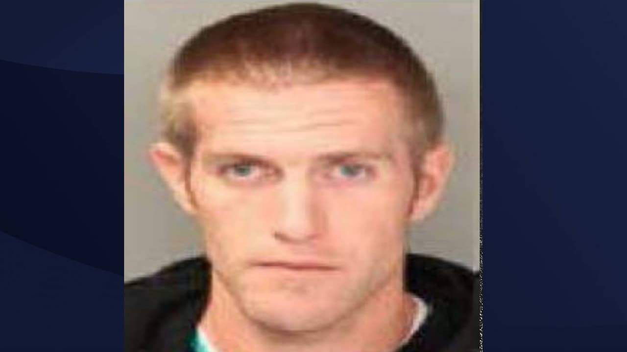 Frank Lemke, de 35 años, es buscado por robo.