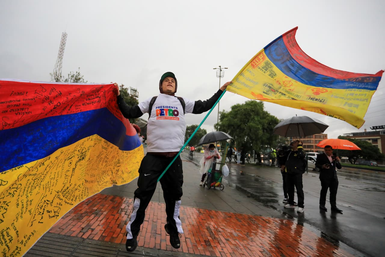 Petro ha propuesto reformas ambiciosas de pensiones, impuestos, salud y agricultura, y cambios en la forma en que Colombia lucha contra los cárteles de la droga y otros grupos armados.