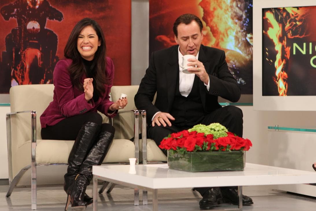 “Venía yo como de prueba y soñaba. Le pedía a Dios que me dieran el trabajo, a mí me gusta ese programa, yo quiero crecer ahí”, contó a Karla a Alan, Francisca y Ana Patricia cuando vieron el video de su primera mañana en Despierta América.
<br>