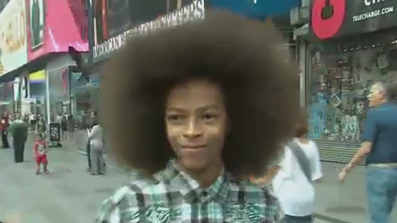 Nuevo Récord Guinness: El afro más grande del mundo lo tiene un jovencito de 13 años