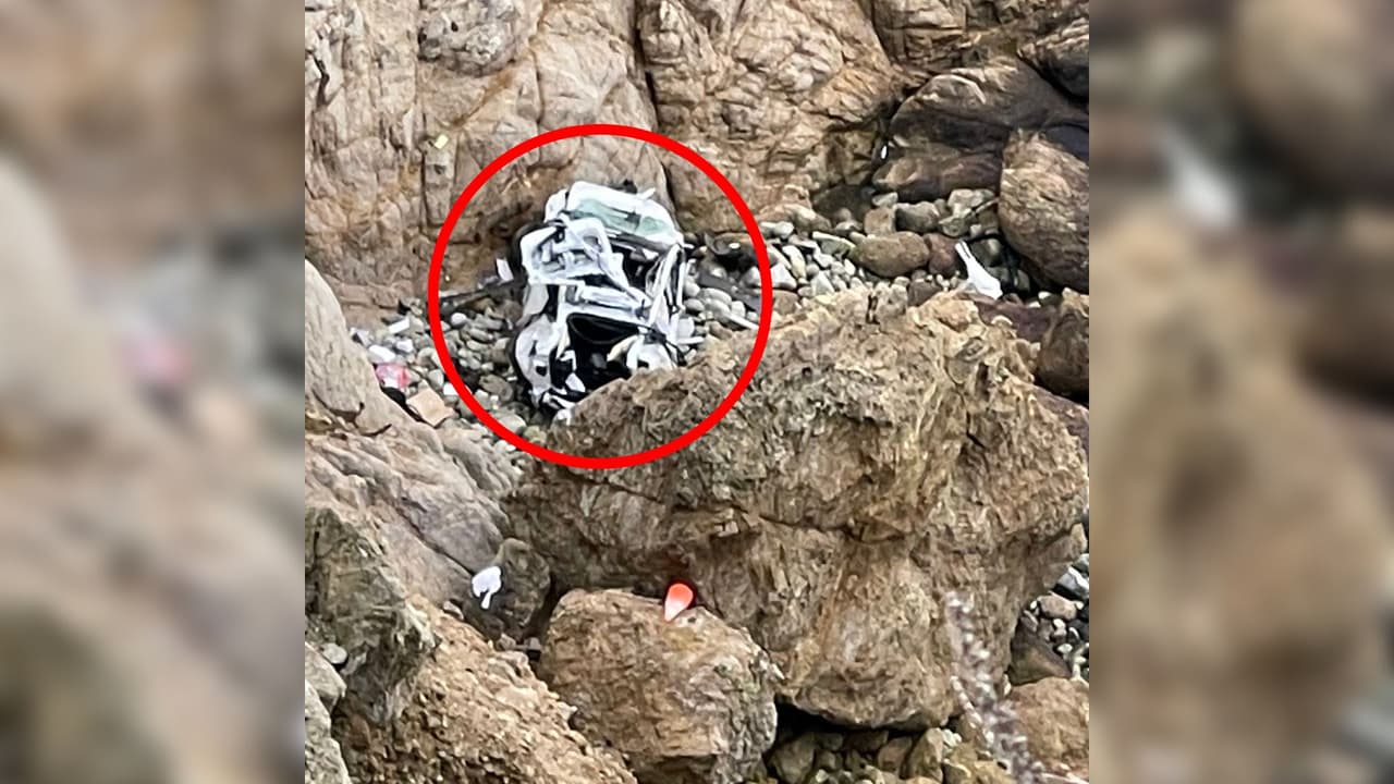 En el automóvil viajaban dos adultos y dos niños y los cuatro fueron hospitalizados. 
<br>