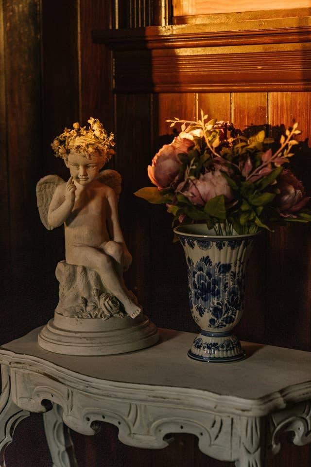 Quienes pasen la noche dentro de Lucy tendrán la oportunidad de ver cómo el interior ha sido redecorado.