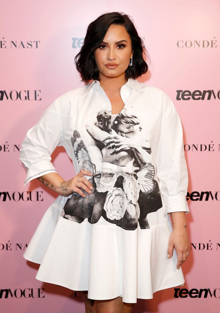 <b>Demi Lovato</b>
<br>La ex estrella Disney sorprendió a todos sus fans con el documental 'Dancing with the devil' (2021); en el que reveló su constante lucha con las drogas y problemas mentales a muy corta edad.