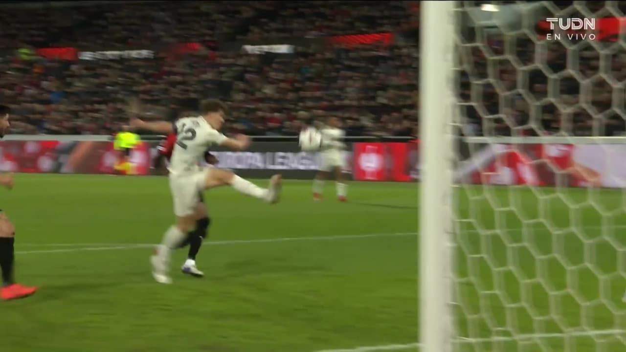 ¡Increíble fallo de Ryan Yates! Nottingham deja escapar el primero