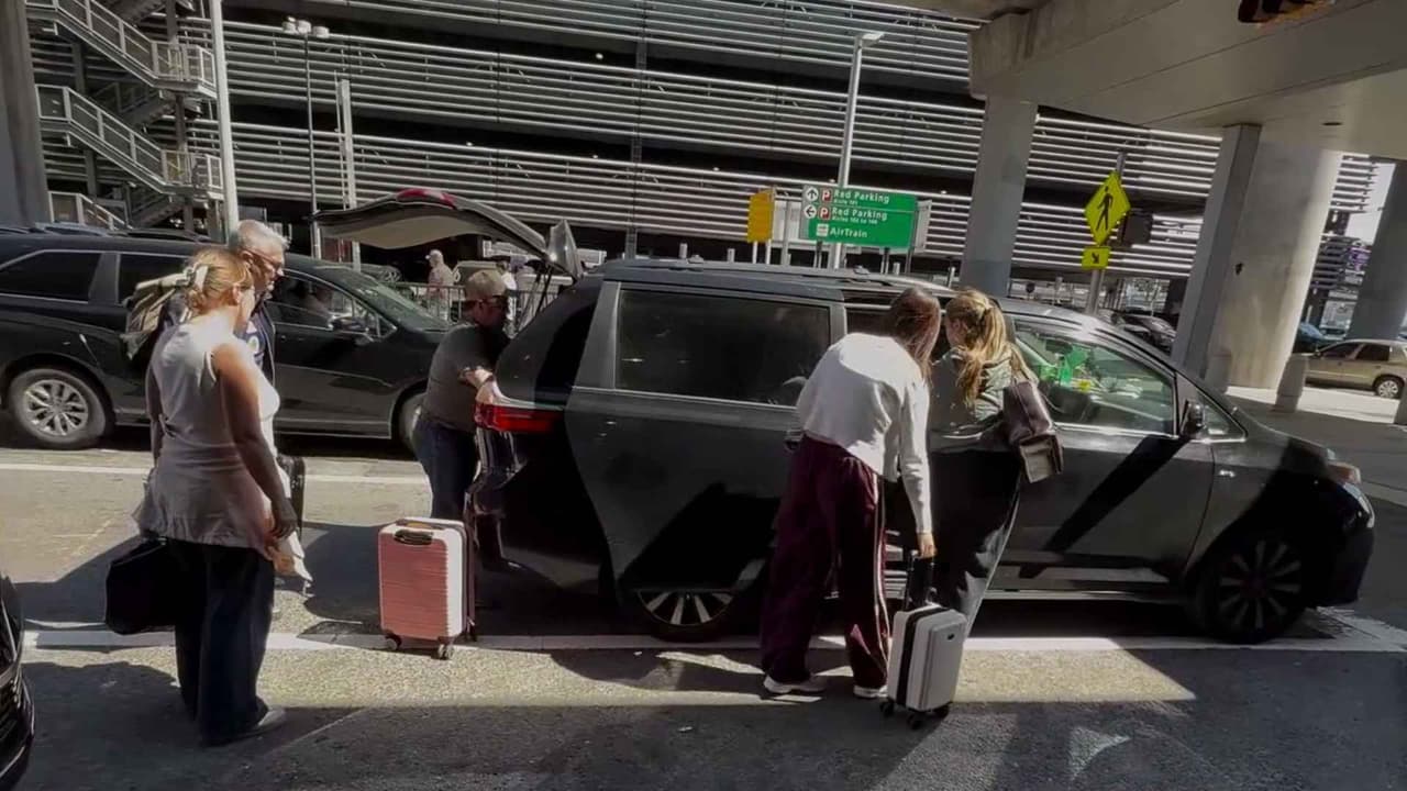 Alertan por estafas y robos en taxis piratas en aeropuertos de NY y NJ