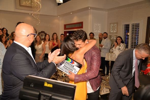 "Voltea Pa' Que Te Enamores" comenzó las grabaciones con el tradicional claquetazo. Esta nueva telenovela contará con las actuaciones de Pedro Moreno, María Elena Dávila, Cristina Bernal, Frances Ondiviela, Cecilia Gabriel, Harry Geithner, Fernando Carrera, Roberto Matheus, Victor Cámara, Lupita Ferrer, Eduardo Serrano, William Valdez, Nastasha Dominguez, Maite Embil, Adrian Di Monti, Mariet Rodriguez, Mijail Mulkay, Ariel López Padilla, Mauricio Mejías, y Alfredo Huereca.