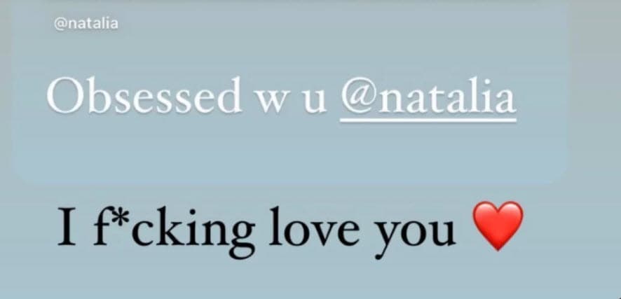 La modelo no se quedó callada ante el piropo y sobre la foto le hizo saber a la cantante: 
<b>"Te amo jodidamente". </b>
<br>