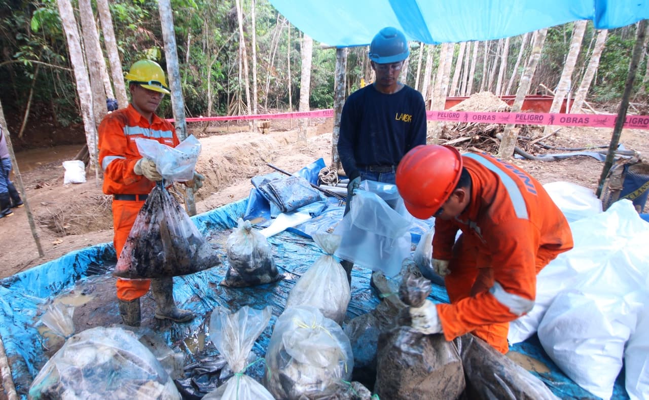 Richard O´Diana, abogado y experto en pueblos indígenas del Centro Amazónico de Antropología y Aplicación Práctica, una asociación sin fines de lucro creada por nueve obispos de la Iglesia Católica que trabajan en la selva del Perú, sostiene que pese a la respuesta inicial al problema, no se han dado soluciones concretas que, a su juicio, pasan por ”un buen mantenimiento al oleoducto y reemplazar las partes que ya están sumamente gastadas”.