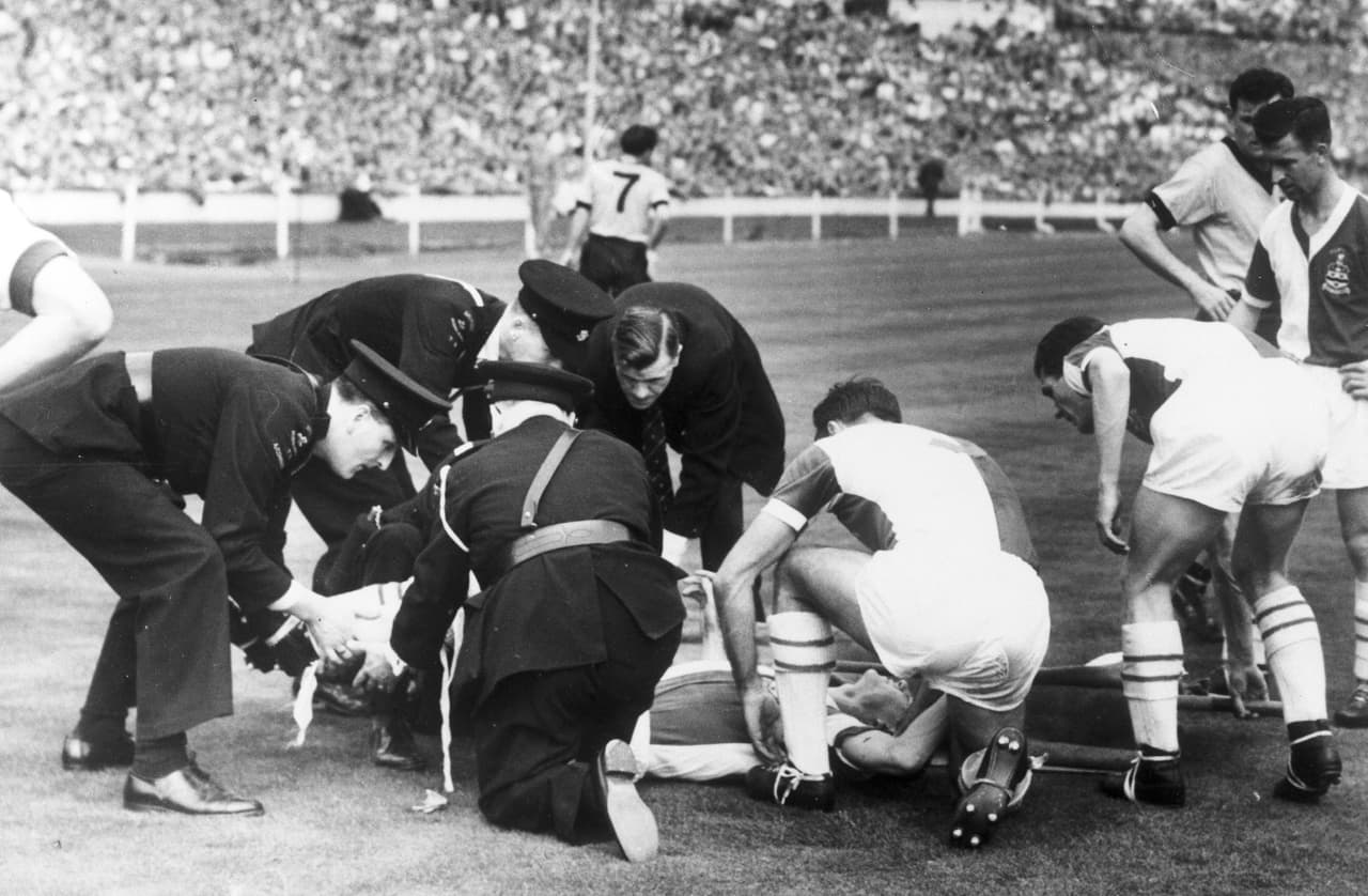 Tal como sucedió en la Mesa Redonda del Rey Arturo, existieron doce miembros ingleses que compitieron por primera vez en el entonces máximo circuito.