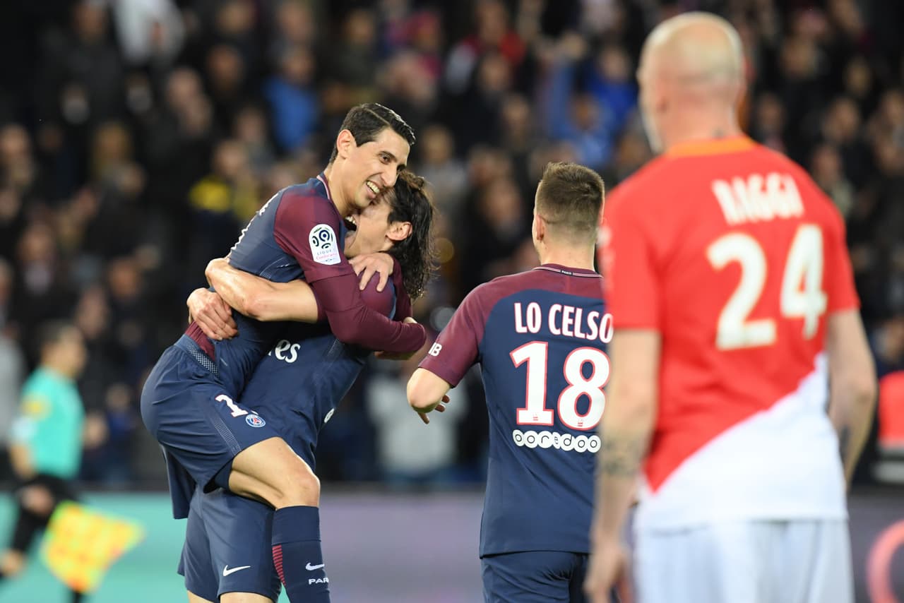 El tanto de Cavani lo convirtió en el máximo goleador en la historia del PSG en la Ligue-1 junto al sueco Zlatan Ibrahimovic, con 113 goles.