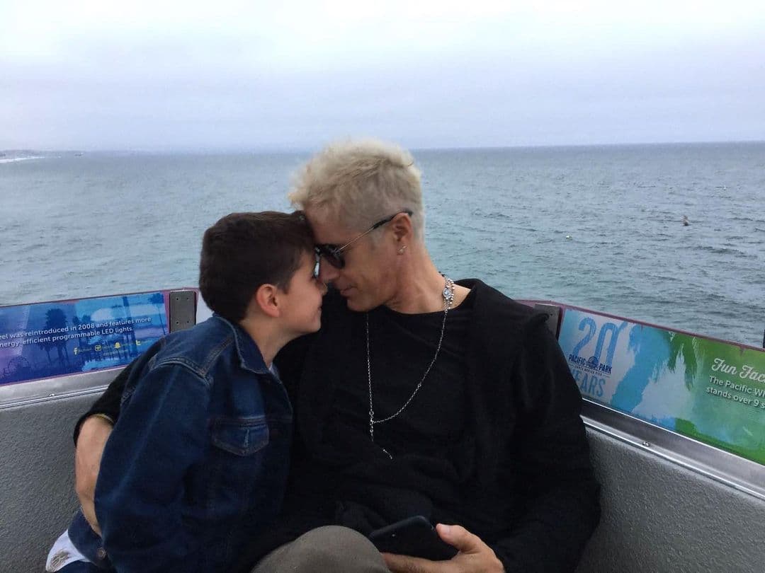 Al respecto, la madre de Ángel Gabriel comentó en entrevista para el programa 'De primera mano' que el venezolano sigue sin realizar las aportaciones para los gastos del adolescente y 
<b>ha hecho poco por reencontrarse con su hijo</b>.