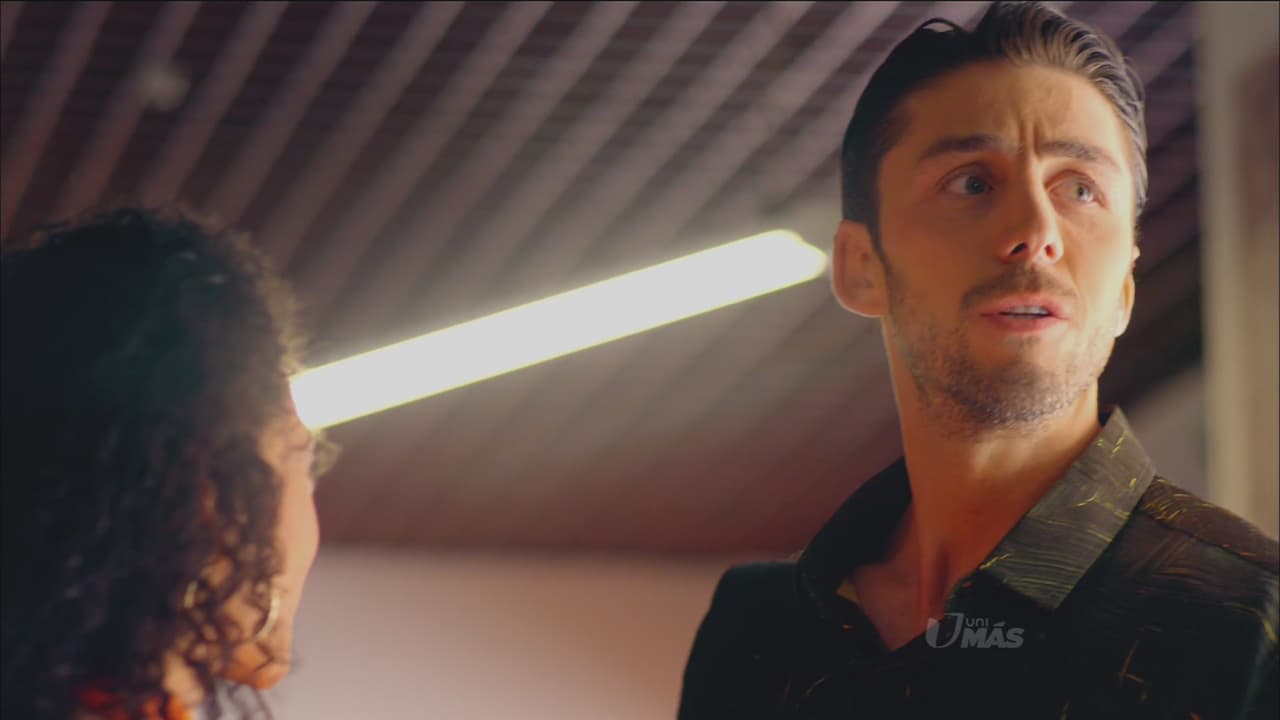 El esposo de Pilar la engaña descaradamente.