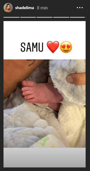 Más tarde, publicó en otra historia, una fotografía del pie del bebé.