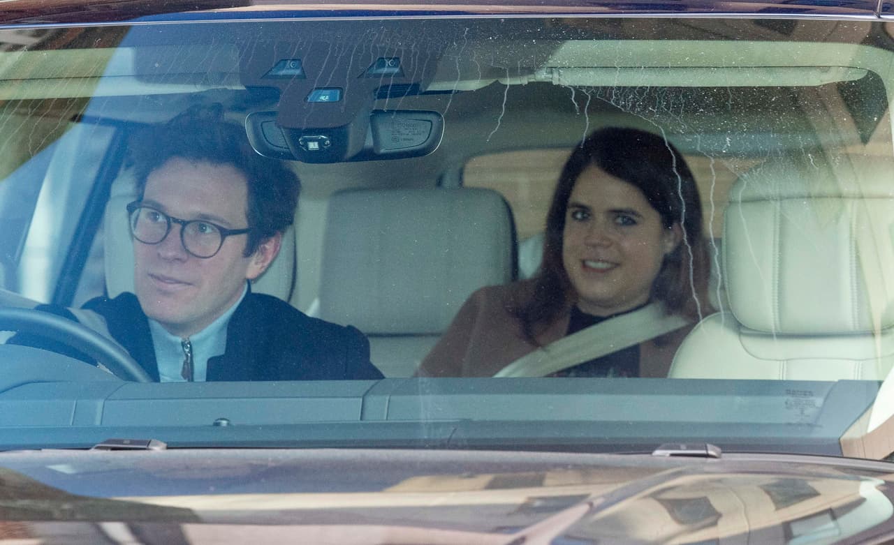 La familia de tres vive en Frogmore Cottage en Windsor, residencia que el príncipe Harry le prestó a su prima.
<br>