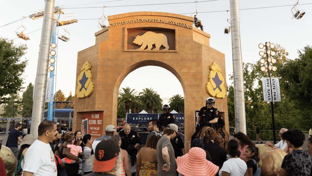 Demandan a la Feria Estatal de California por abuso policiaco contra un niño