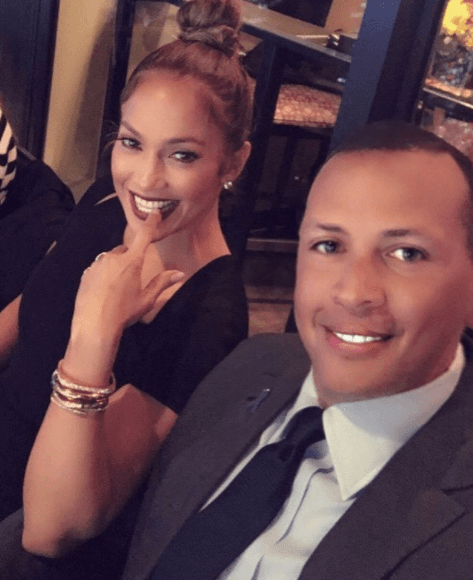 "Cuando éramos niños, los cumpleaños eran emocionantes porque se trataba de los regalos que recibiríamos. Un nuevo bate, zapatos de baile, tal vez un nuevo CD (¡sí, estoy viejo!)", escribió el retirado astro del béisbol.