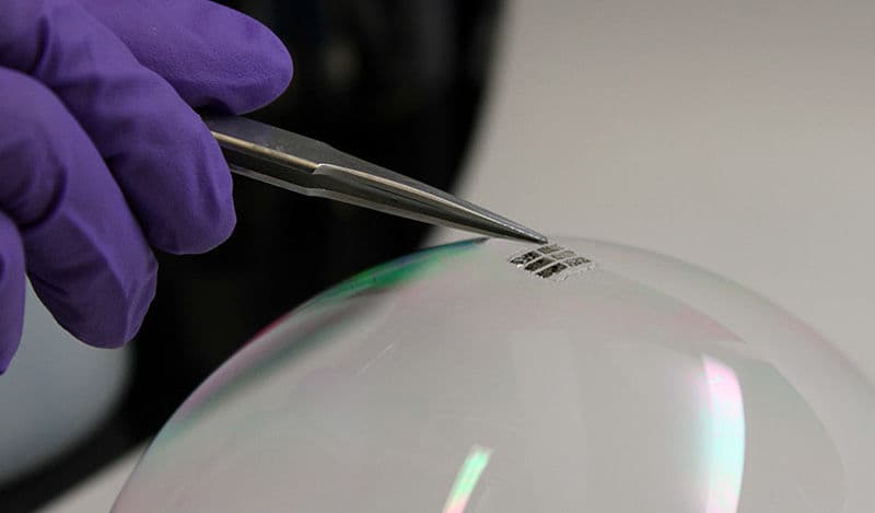 El MIT crea unas células solares tan finas que pueden aplicarse sobre cualquier material