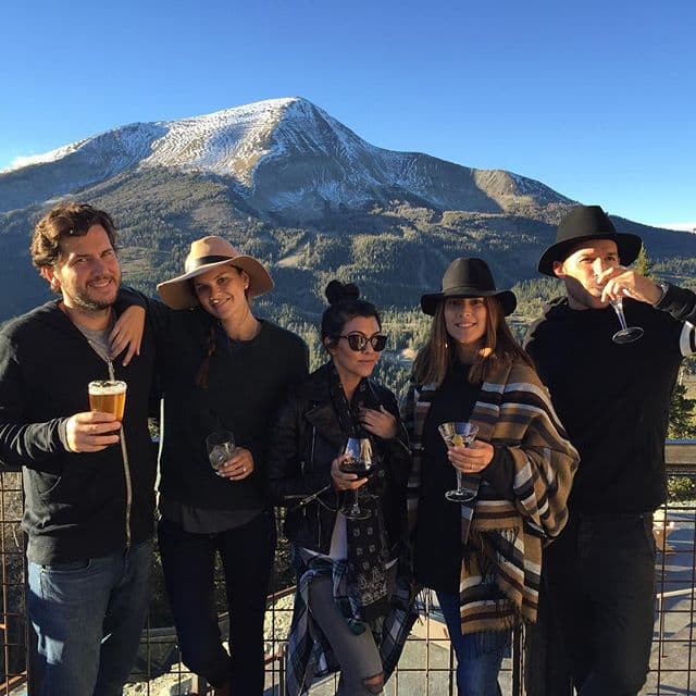 Sus amigos también han sido un refugio.