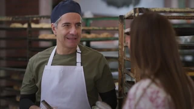 Pablo y Dolores se conocen y él... ¿se le declara?