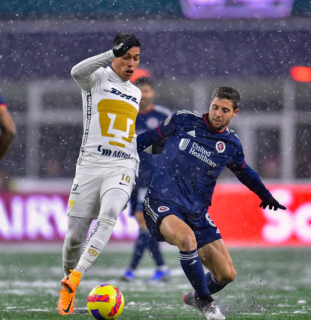 New England Revolution fue muy superior a los Pumas y se impuso gracias a un doblete de Adam Buksa y otro tanto de Sebastian Lletget.