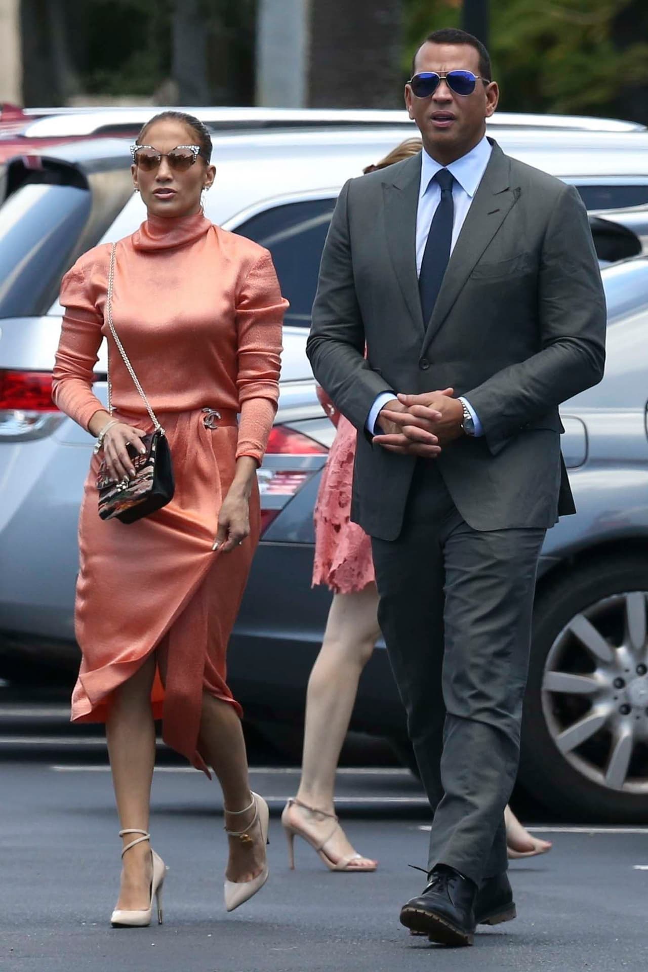 Hay un detalle que Jennifer López, de 50 años, tiene muy claro sobre su próxima boda con Alex Rodríguez y es quién la llevará al altar.
<br>