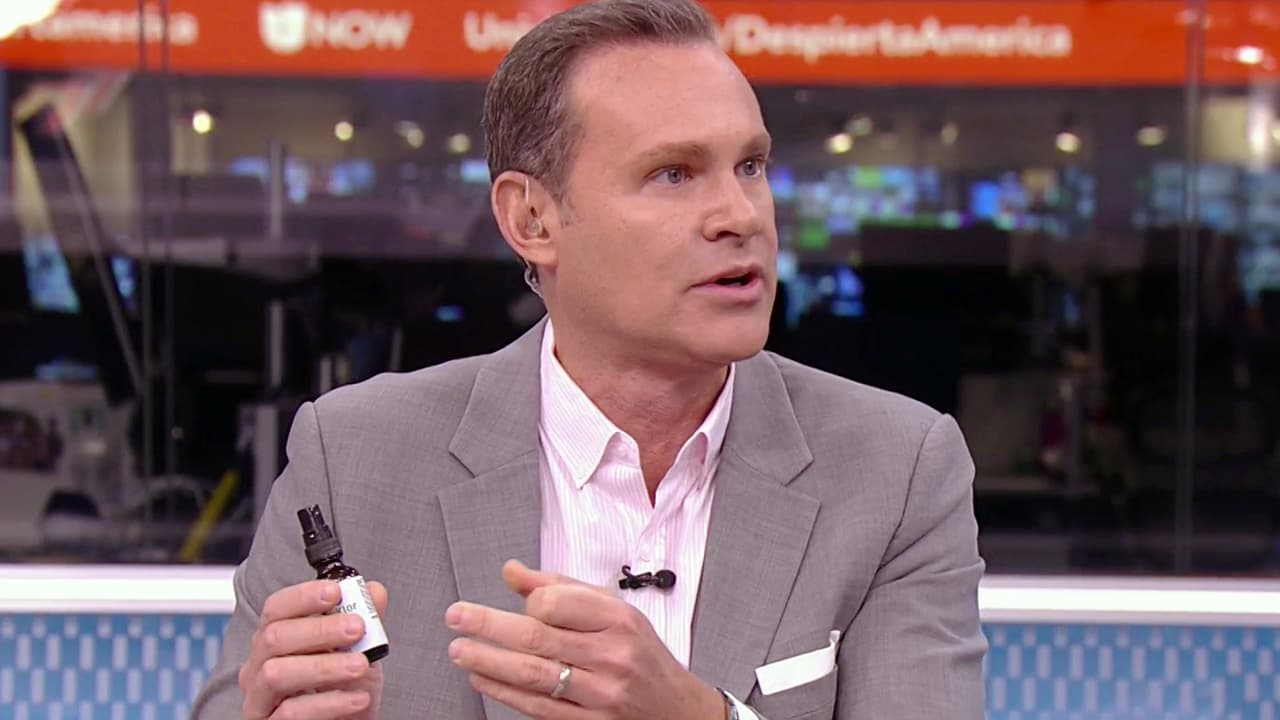 Alan nos hizo una confesión sobre el 
<a href="https://www.univision.com/shows/despierta-america/yo-se-lo-di-a-mi-hija-alan-tacher-conto-como-y-por-que-decidio-usar-el-controvertido-dioxido-de-cloro-video">dióxido de cloro</a>.