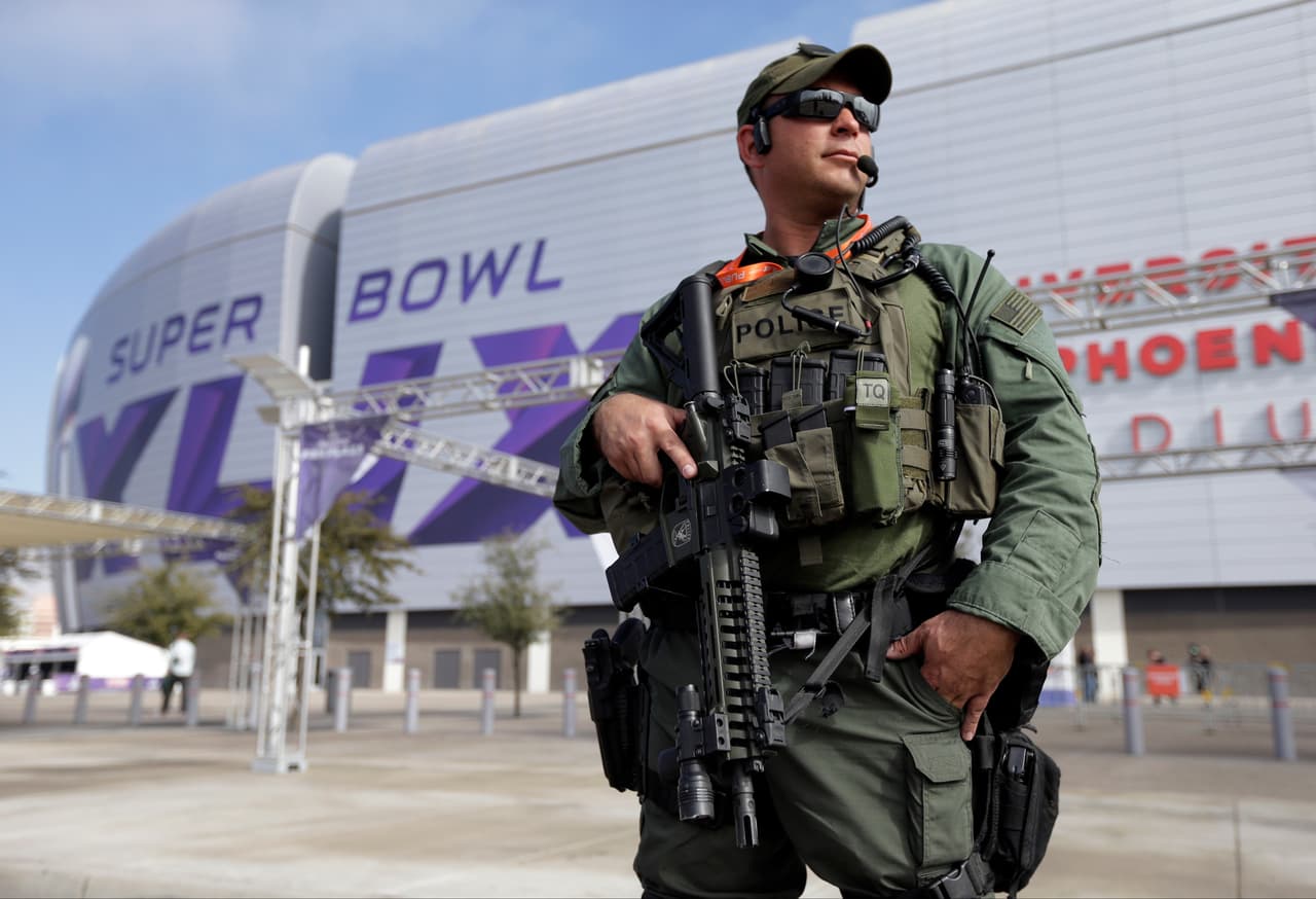 Operativos previos al Súper Tazón dejan cientos de arrestos por tráfico humano y prostitución