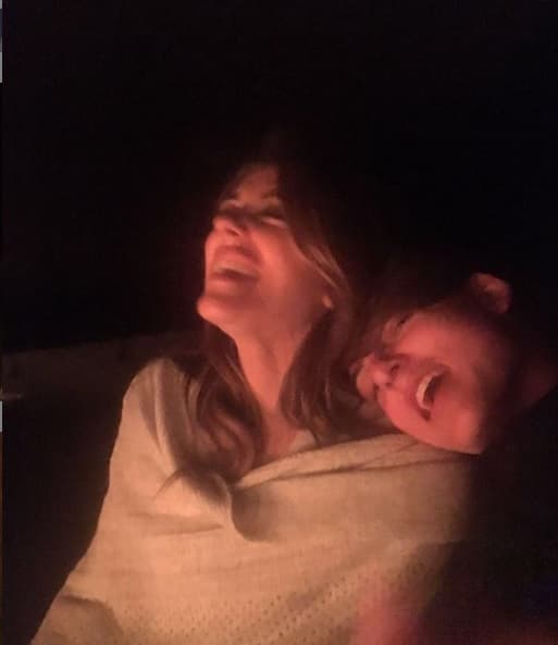 A pesar de eso, la actriz siempre se ha definido como "madre soltera" y Damian se crió con ella en Reino Unido, de acuerdo a información de 
<b><a href="https://elpais.com/elpais/2019/12/27/gente/1577439497_989505.html" target="_blank">El País</a></b>.