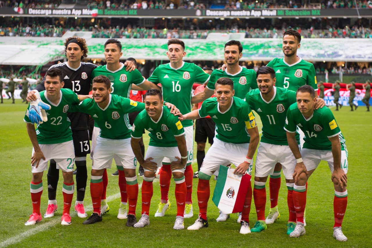 Por qué la selección mexicana no puede votar en estas elecciones (y los 25,000 fanáticos que viajaron a Rusia tampoco)