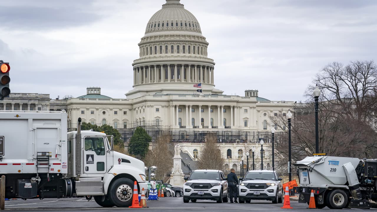 Los primeros camioneros se desplazan a la I-495 para protestar en la capital