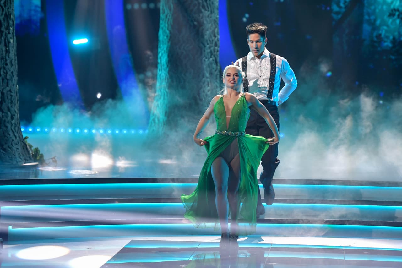 La primera en evaluar los pasos de Chyno fue Dayanara. Para la reina de belleza, el venezolano transporta al público a la historia que cuenta en cada baile que ofrece.