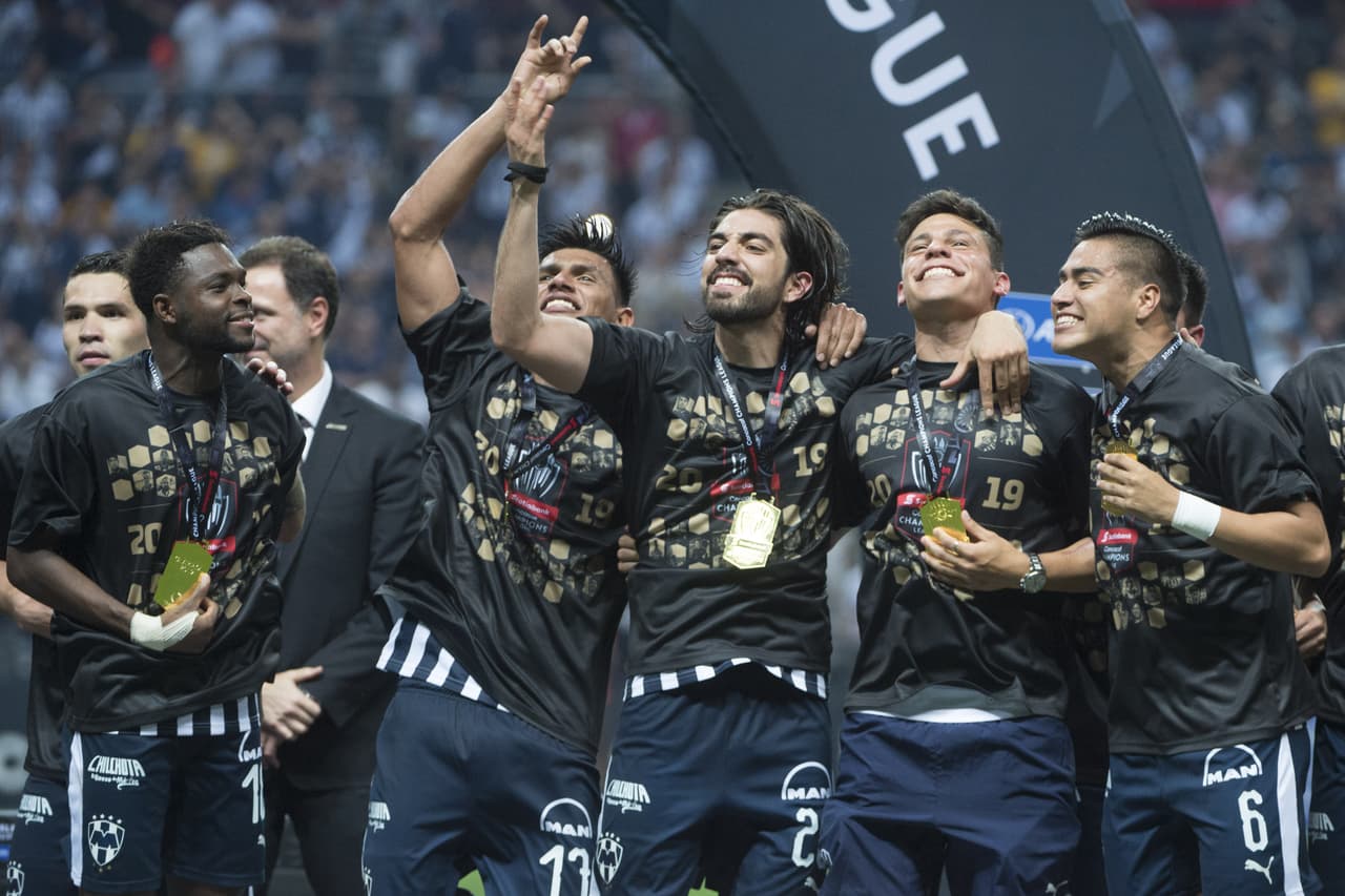 Así se vivieron los festejos de los Rayados del Monterrey tras imponerse en la Final de la Liga Campeones a los Tigres de la UANL en el Estadio BBVA.