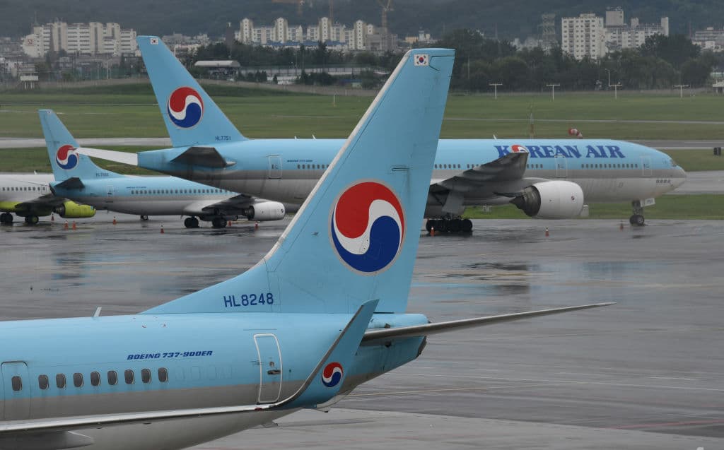 <h3 class="cms-H3-H3">Puesto 9: Korean Air</h3>
<br>
<br>Con sede en Seúl, es la aerolínea de bandera y la aerolínea más grande de Corea del Sur, atiende a 126 ciudades en 44 países. En un año, la compañía dio un salto del lugar 22 en 2021 al 9.